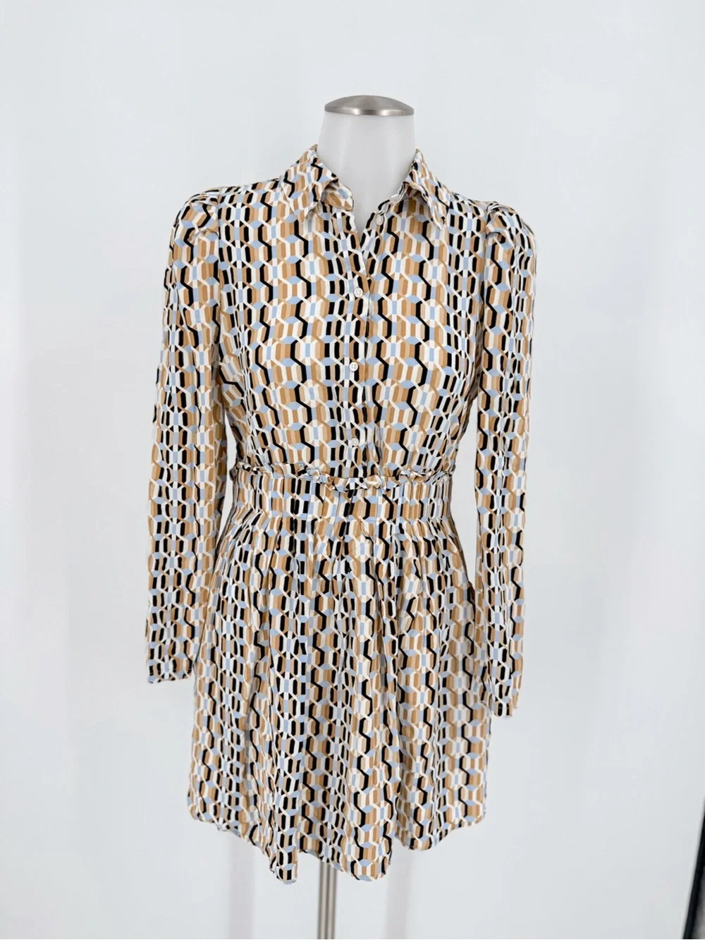 Maje Geometric Print Long-Sleeve Shirt Dress in Beige, Black, and White